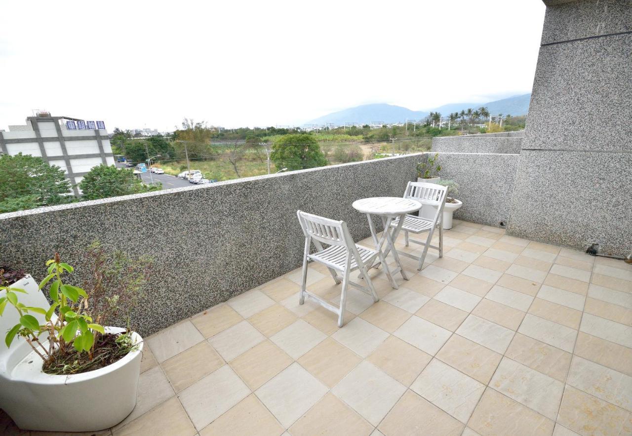 Moon Villa B&B Taitung Bagian luar foto